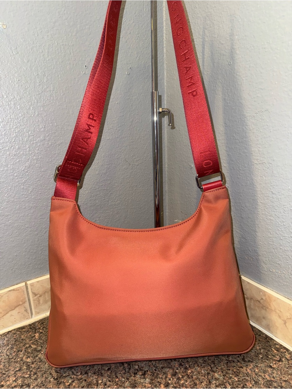 Longchamp authentic Planètes Crossbody Messenger Bag EUC - Picture 2 of 12
